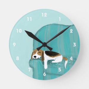 Happy Couch Beagle - Cute Puppy Dog Design Round Clock