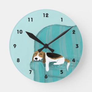 Happy Couch Beagle - Cute Puppy Dog Design Round Clock